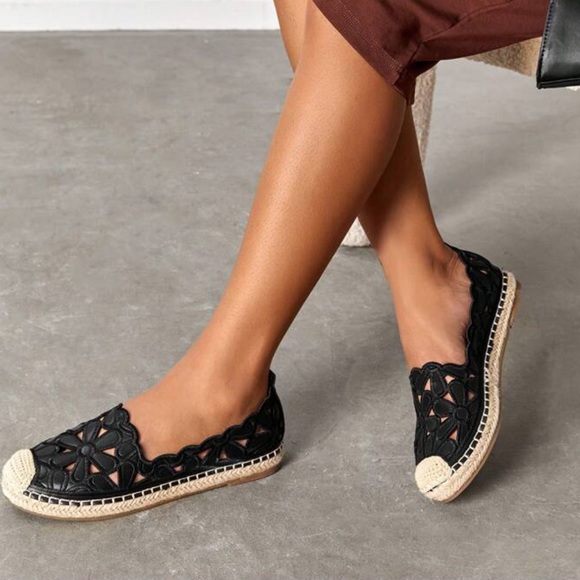 Floral Embroidery Fashion Espadrille Black Flats For Spring And Summer - Picture 4 of 4